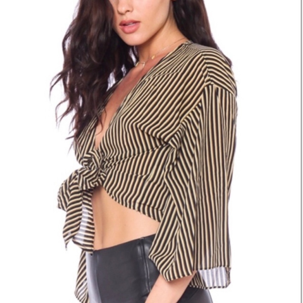 Honey Belle Striped Front Center Tie Wrapped Cropped V Neck Blouse New Medium